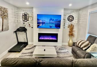 New built home close to airport Moncton, Dieppe has Balcony rooms