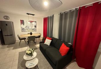 Pause douceur has Balcony rooms