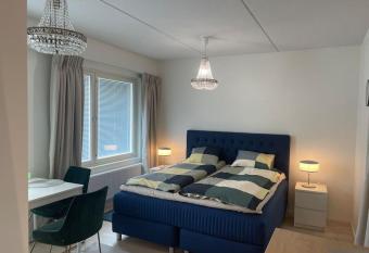 A studio near to Airport allows 18 year olds to book a room