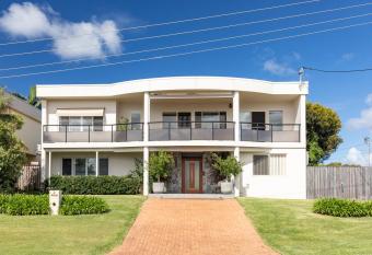 Salty Sea Beach House allows 18 year olds to book a room