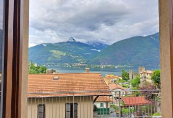 Casa Sofi by Quokka 360 - near Rezzonico Castle has Balcony rooms
