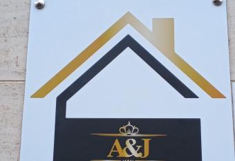 A & J has Balcony rooms