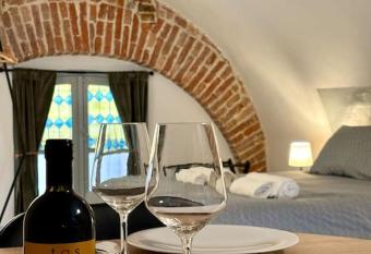 Atelier Rinaldo allows 18 year olds to book a room