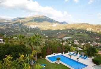 Hotel Cortijo de Salia has Balcony rooms