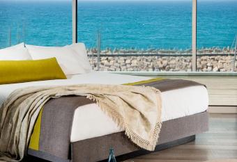 Herods Herzliya allows 18 year olds to book a room