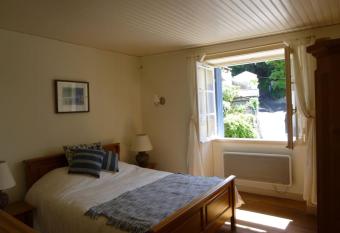 Fisherman`s Cottage has Balcony rooms