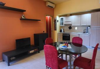 Appartamento Le casine allows 18 year olds to book a room