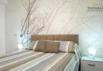 THOGAL   has rooms with a private hot tub