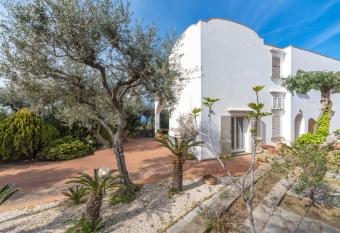 Villa Paolina relaxing in Garden has Balcony rooms