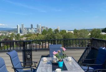 Panorama VistaVue Vancouver has Balcony rooms