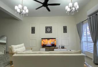 AFA Homestay has Balcony rooms