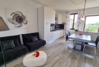 Residence sole del Garda allows 18 year olds to book a room