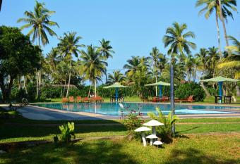 River View Banquet & Resort has Smoking/Balcony rooms