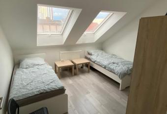 Monteur- und Arbeiterunterkunft Ludwigshafen allows 18 year olds to book a room