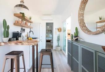 Romantic Couples Retreat in Nature Under the Stars has Balcony rooms