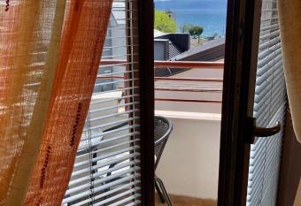 Pale Apartment with lake view has Balcony rooms