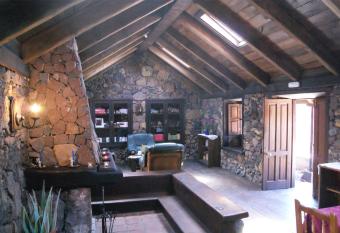 Caserio Los Partidos has Balcony rooms