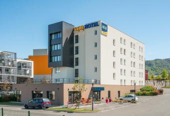 Ace Hotel Annecy allows 18 year olds to book a room