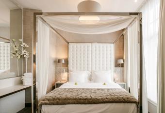 Hotel Bloemendaal allows 18 year olds to book a room