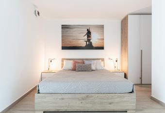 Casa indipendente a due passi dal Centro Storico has Balcony rooms