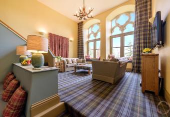 Highland Club Direct allows 18 year olds to book a room