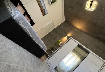 Appartamento Lena has rooms with a private hot tub