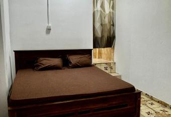 Madina Palace Inn allows 18 year olds to book a room