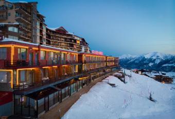 Hotel Club-2100 has Balcony rooms