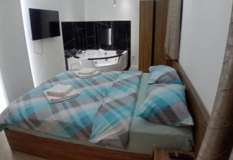 Aqua Apartments 1 allows 18 year olds to book a room
