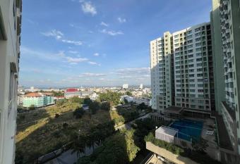 Lumpini Ville Naklua-Wongamat B10 near Terminal 21 allows 18 year olds to book a room