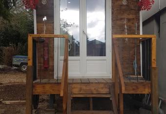 chez Lucie has Balcony rooms