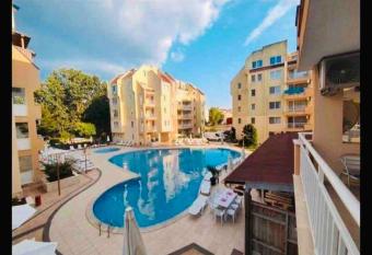 Apartment Sea Dreams Complex, Sunny Beach allows 18 year olds to book a room