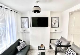 Gillingham 4 bed Guest House allows 18 year olds to book a room