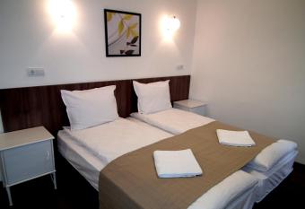 White House allows 18 year olds to book a room