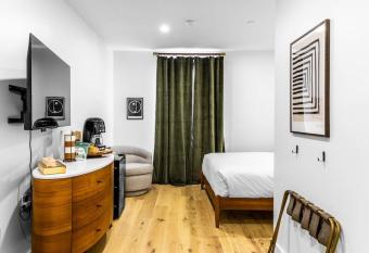 Dtwn Historic Hotel, The Phenix, Ground Floor, Room # 100 allows 18 year olds to book a room