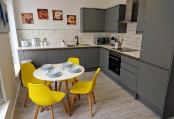 Suffolk House Apartments HU1 allows 18 year olds to book a room