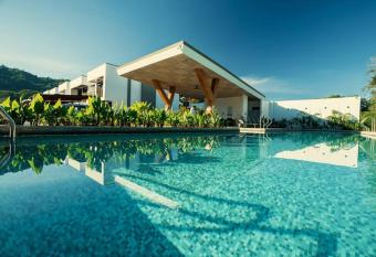 Summer House in Jaco Foresta has Balcony rooms