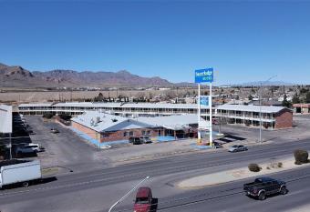 Super Lodge Motel El Paso has Balcony rooms