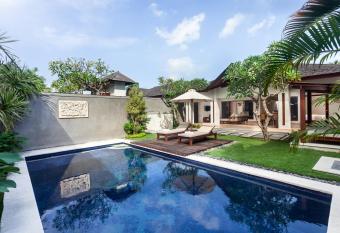 Ghana Villa Seminyak by Pramana Villas has Balcony rooms