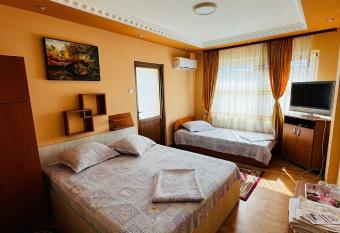 Pensiunea La Vil   has Balcony rooms