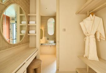 Centara Mirage Lagoon Maldives allows 18 year olds to book a room