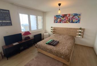 Montreux Lake Center Apartment has Balcony rooms