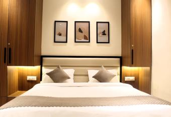 The Vantage Inn, near US Consulate Gachibowli Hyderabad allows 18 year olds to book a room