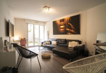 Spacious nest with terrace and garden has Balcony rooms