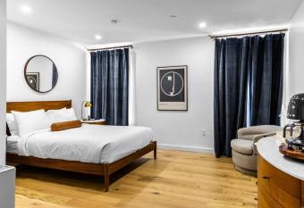 Historic Dtwn Bangor, Steps To Great Food & Drink, Room # 102 allows 18 year olds to book a room