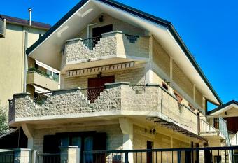 B&B Dante - near RhoFiera and Metro Station has Balcony rooms