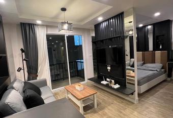 The prive boutique Bangsaen-                   503 has Balcony rooms