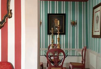 Casa dos Bijos allows 18 year olds to book a room