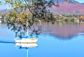 Studio sur le bord du Lac Memphr  magog A has Balcony rooms