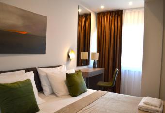 Villa Planta has Balcony rooms